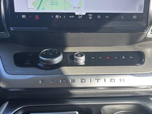 Certified 2025 Ford Expedition Platinum image 17