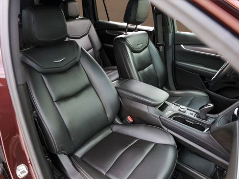 Used 2022 Cadillac XT6 Luxury FWD image 35