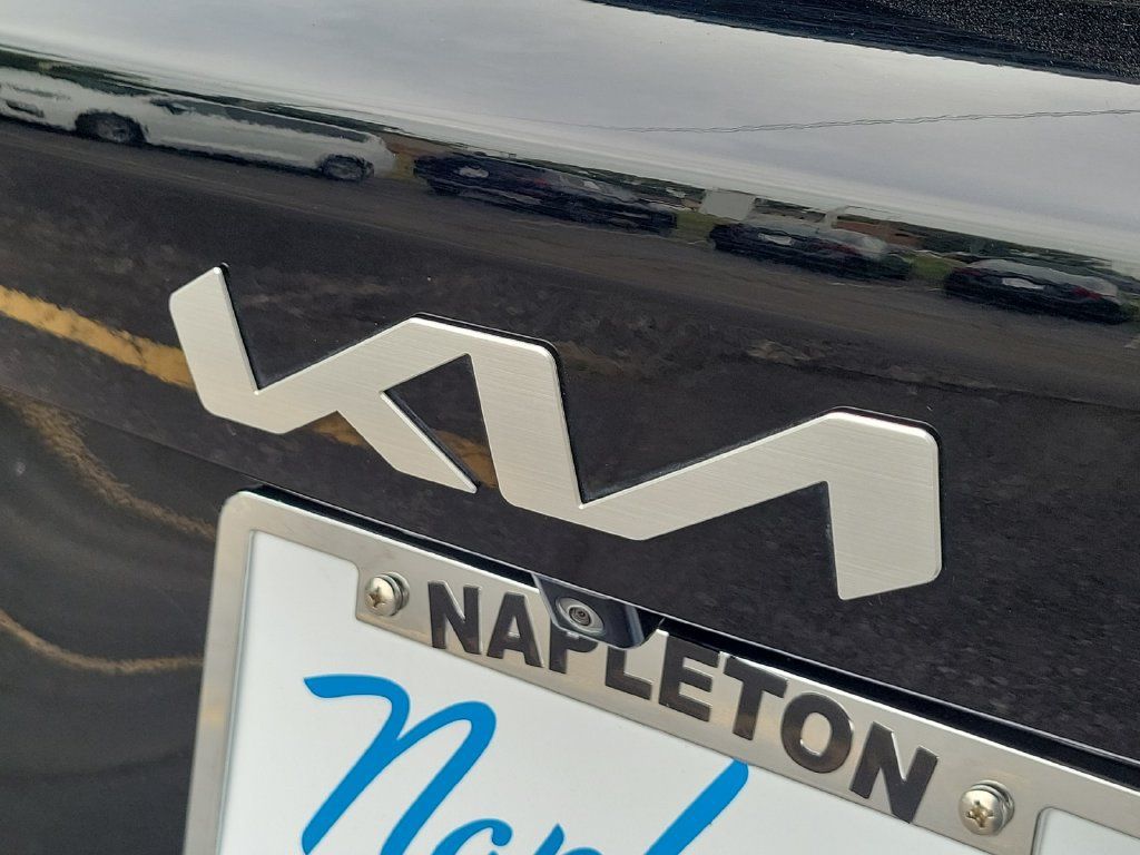 Used 2024 Kia Sorento S FWD image 31