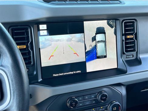 Used 2023 Ford Bronco Badlands image 14