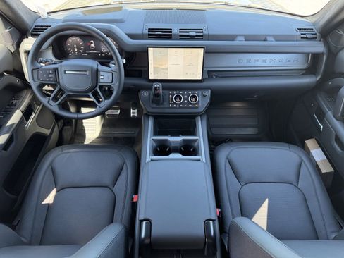 Used 2025 Land Rover Defender 110 V8 image 12