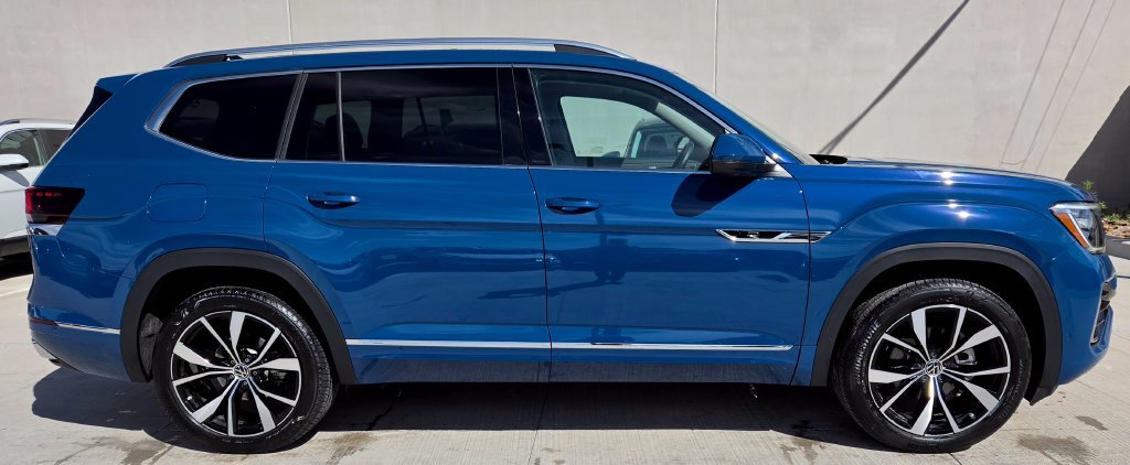 Certified 2025 Volkswagen Atlas SEL Premium R-Line AWD/4WD image 5