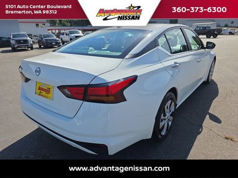 Used 2025 Nissan Altima 2.5 S FWD image 6