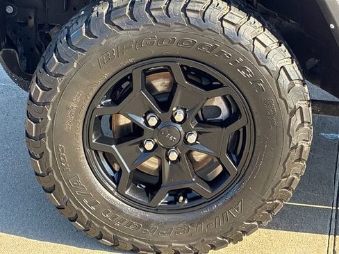 Used 2022 Jeep Gladiator Sport AWD/4WD image 31