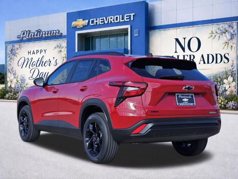 New 2026 Chevrolet Trax LT w/ Driver Confidence Package FWD image 4