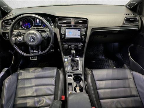 Used 2017 Volkswagen Golf R 4-Door image 18