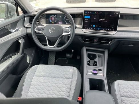 Certified 2025 Volkswagen Tiguan S AWD/4WD image 9
