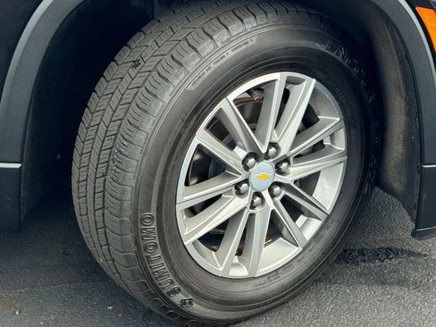 Used 2022 Chevrolet Traverse LT AWD/4WD image 9