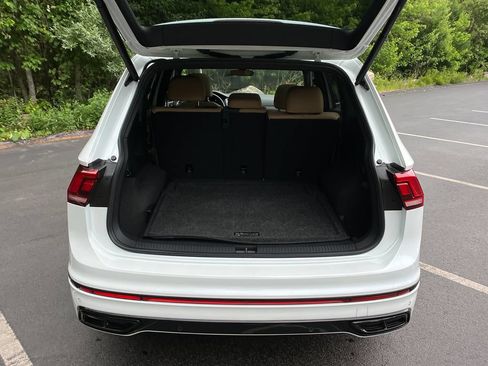 Used 2024 Volkswagen Tiguan SE R-Line AWD/4WD image 23