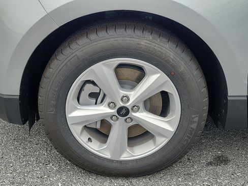 New 2024 Ford Edge SE image 16