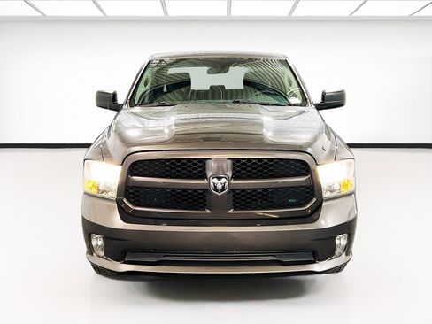 Used 2017 RAM 1500 Express RWD image 2