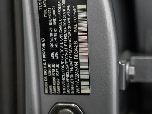 Used 2022 Porsche Macan AWD/4WD image 41
