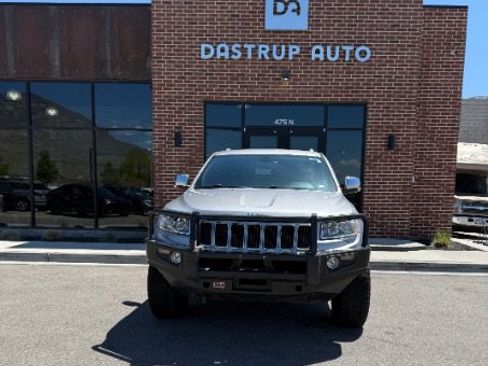 Used 2015 Jeep Grand Cherokee Limited AWD/4WD image 2