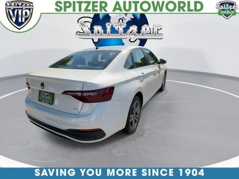 Used 2023 Volkswagen Jetta SE FWD image 9