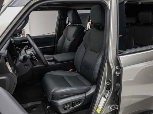 Used 2024 Lexus GX 550 w/ Accessory Package (Z1) AWD/4WD image 35
