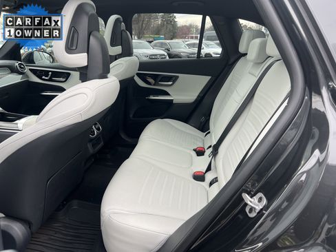 Used 2025 Mercedes-Benz GLC 300 image 33