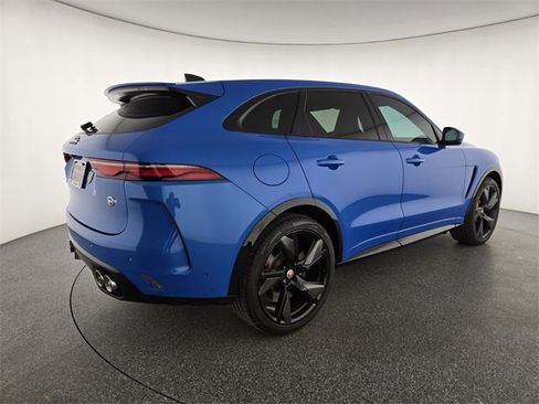 Used 2023 Jaguar F-PACE SVR image 2