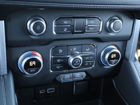 Used 2023 GMC Yukon SLE image 18