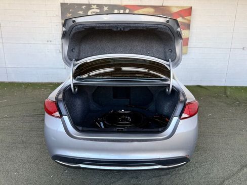 Used 2015 Chrysler 200 Limited image 17