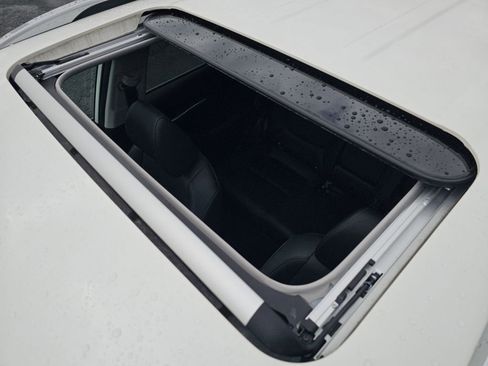 Used 2021 Kia Seltos SX w/ SX Sunroof Package image 8