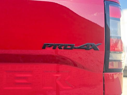 Used 2023 Nissan Frontier PRO-4X w/ Pro-4X Premium Package image 8