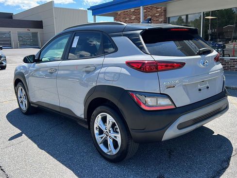 Used 2023 Hyundai Kona SEL AWD/4WD image 3
