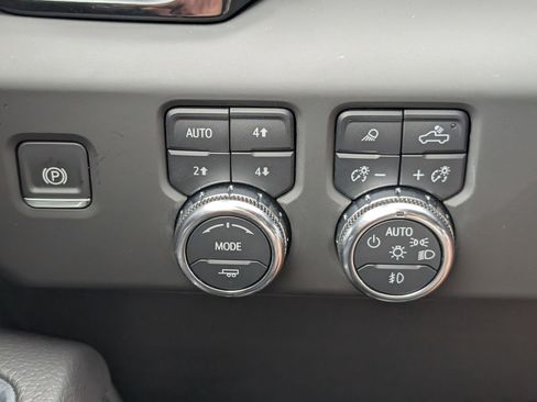 Used 2025 GMC Sierra 1500 Denali AWD/4WD image 26