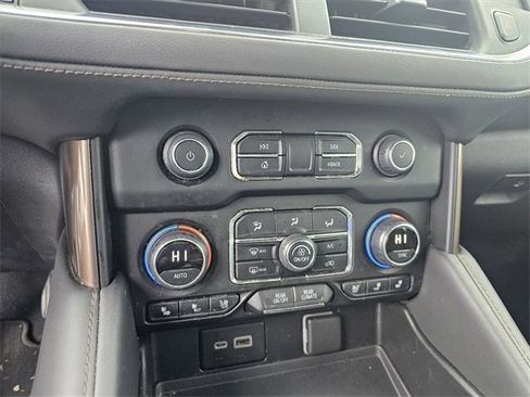 Used 2022 Chevrolet Suburban High Country image 31