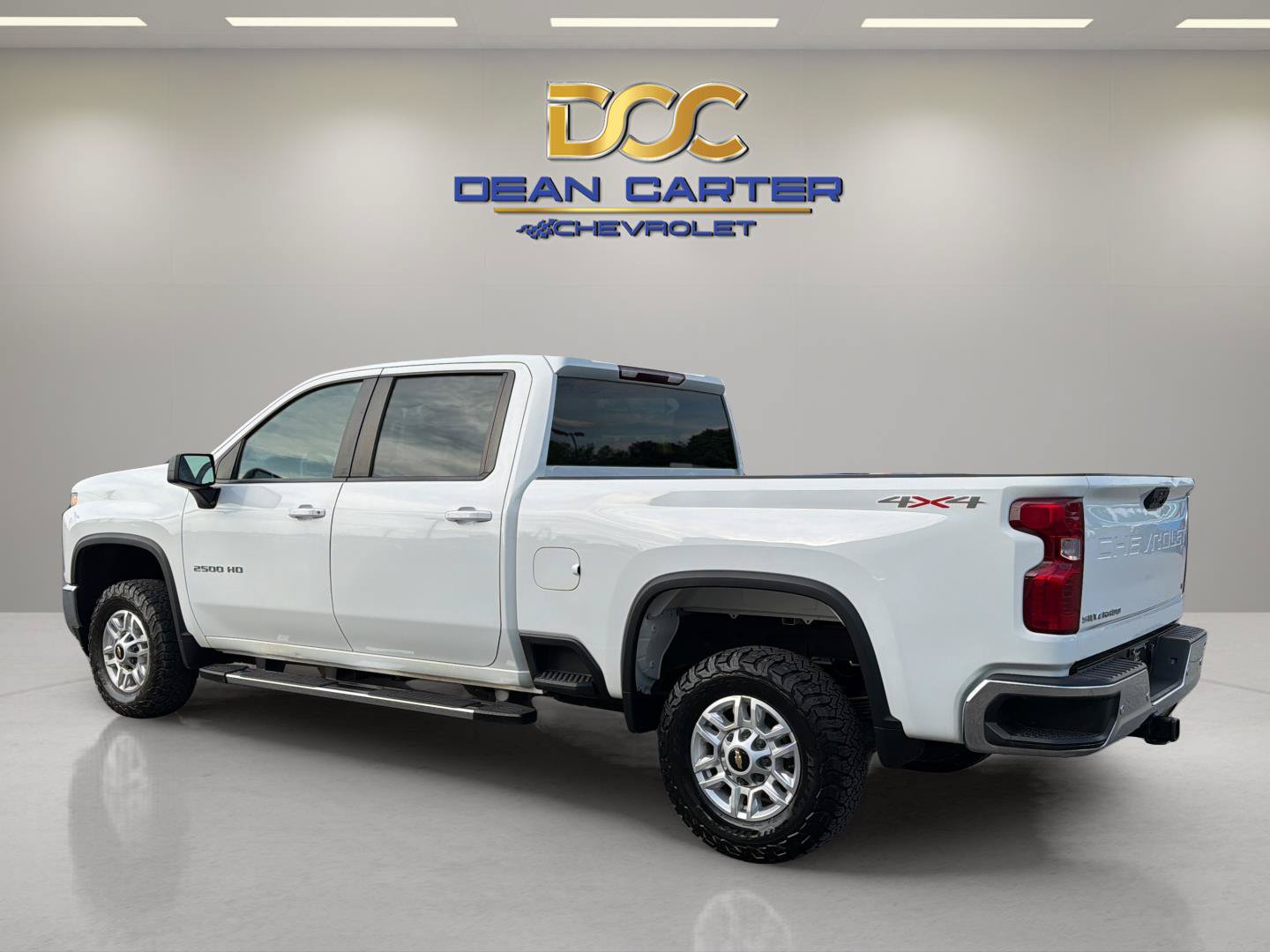 Used 2022 Chevrolet Silverado 2500 LT AWD/4WD image 3