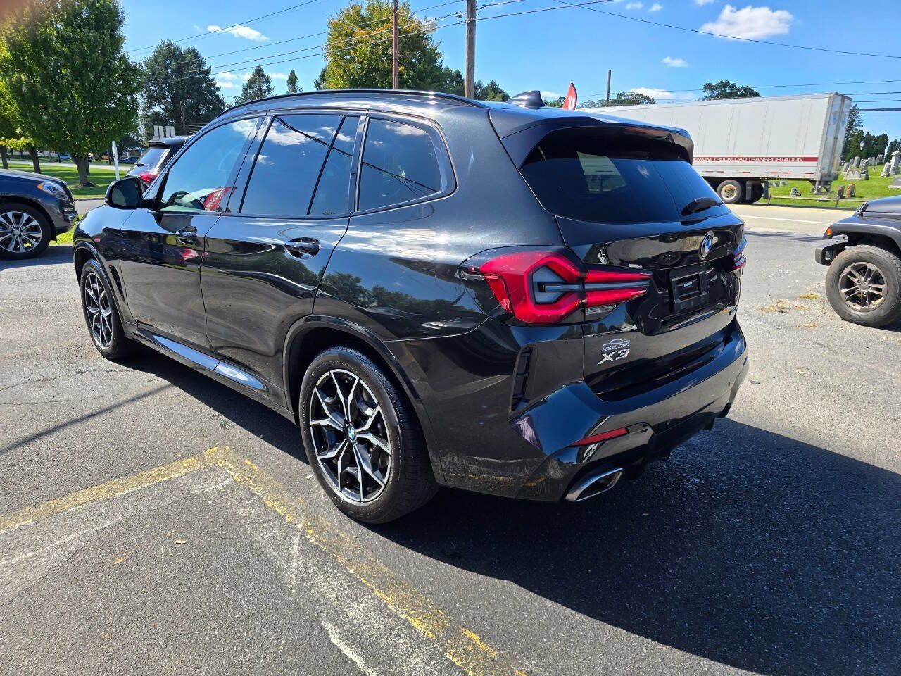 Used 2022 BMW X3 xDrive30i w/ M Sport Package AWD/4WD image 5