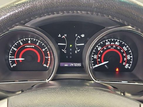 Used 2012 Toyota Highlander Limited w/ Tow Pkg AWD/4WD image 15