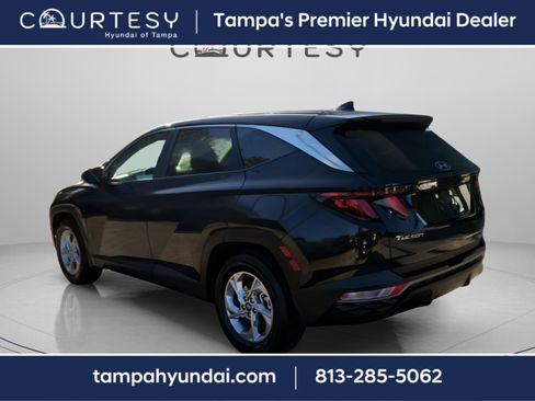 Certified 2023 Hyundai Tucson SE image 2