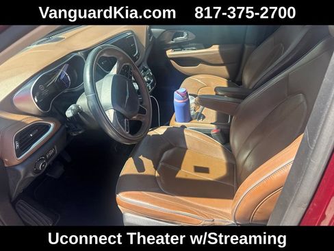 Used 2018 Chrysler Pacifica Limited w/ Advanced Safetytec Group FWD image 5