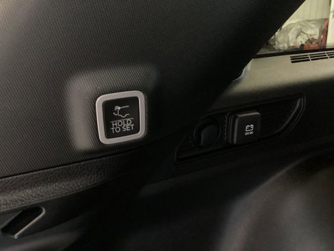 Used 2024 Jeep Grand Cherokee Altitude image 6