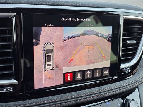 New 2026 Chrysler Pacifica Pinnacle image 17