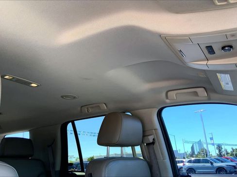 Used 2015 Chevrolet Tahoe LT RWD image 13