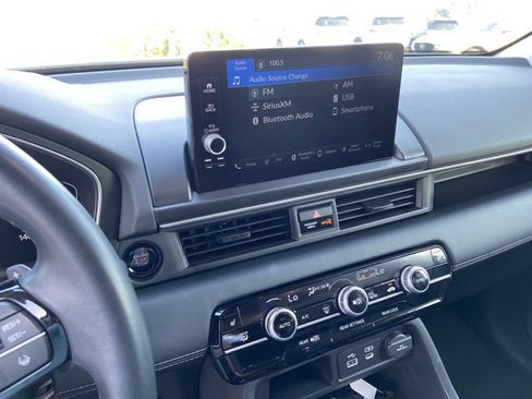 Used 2025 Honda Pilot EX-L image 37
