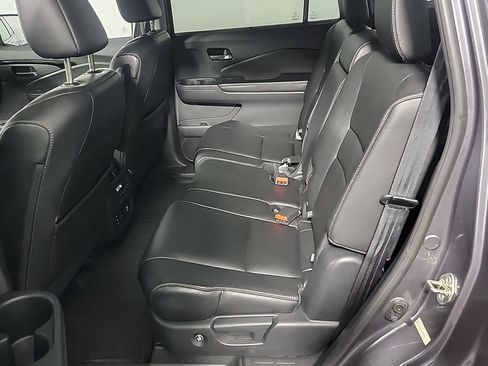 Used 2016 Honda Pilot Touring image 17