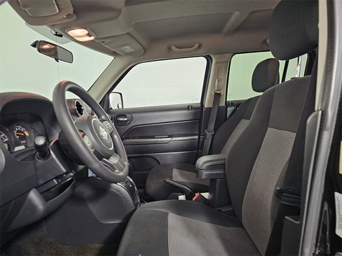 Used 2014 Jeep Patriot Sport w/ Power Value Group image 22
