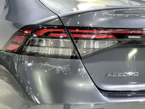 Used 2025 Honda Accord SE image 12