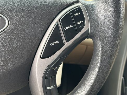 Used 2013 Hyundai Elantra GLS w/ Preferred Pkg FWD image 26
