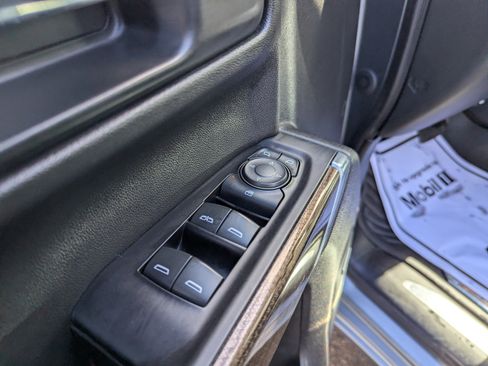 Used 2020 Chevrolet Silverado 1500 LT Trail Boss image 11