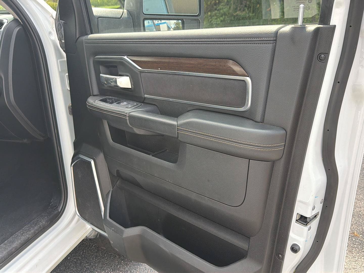 Used 2024 RAM 2500 Laramie AWD/4WD image 14