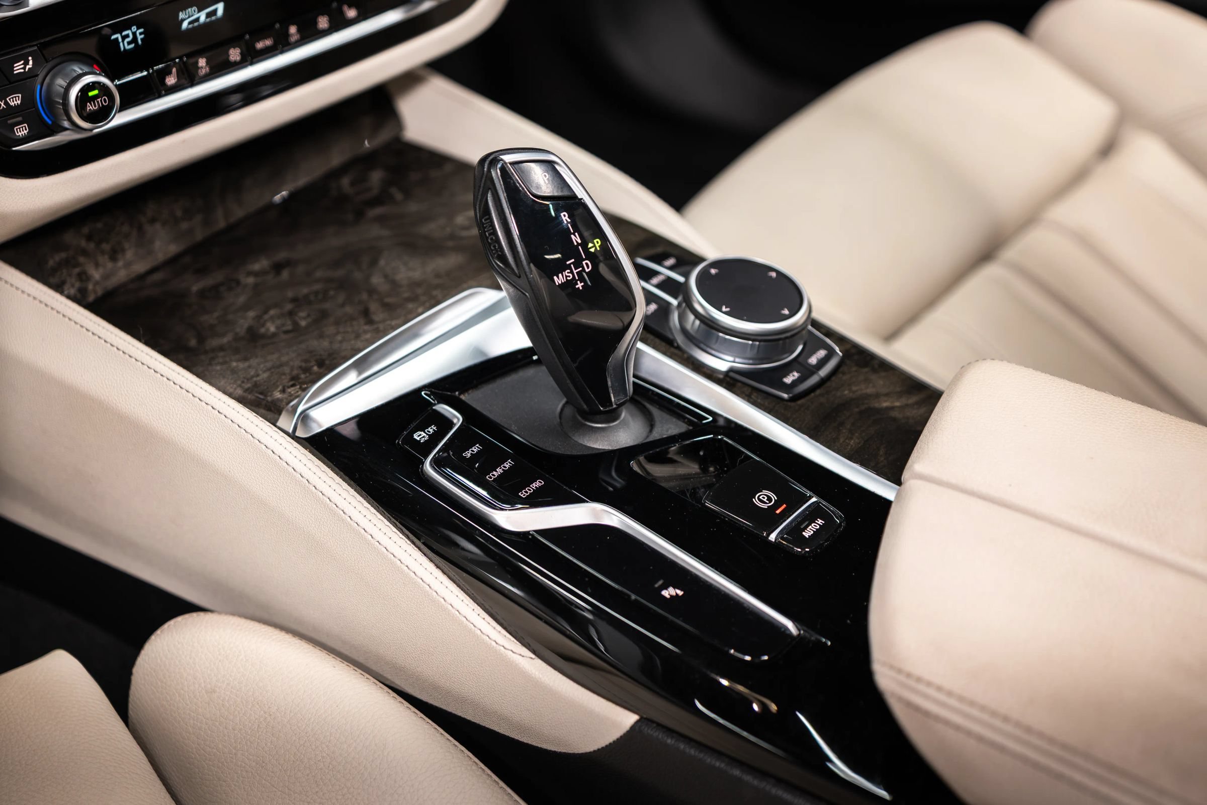 Used 2021 BMW 540i xDrive w/ M Sport Package AWD/4WD image 18