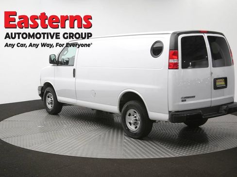Used 2021 Chevrolet Express 3500 w/ Driver Convenience Package RWD image 60