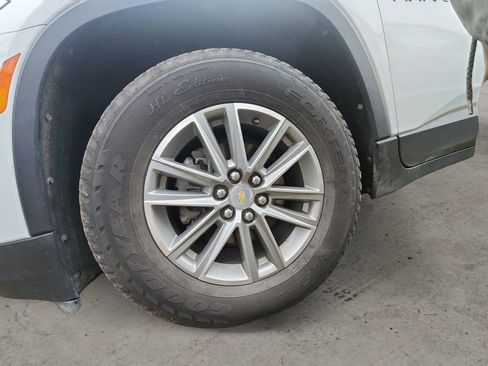 Used 2023 Chevrolet Traverse LT AWD/4WD image 9