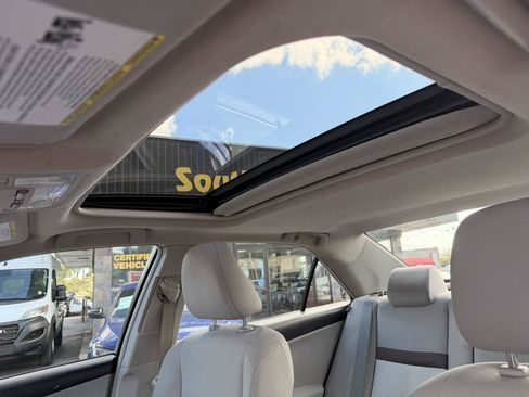 Used 2012 Toyota Camry XLE FWD image 12