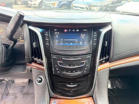Used 2015 Cadillac Escalade ESV Premium AWD/4WD image 18