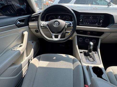Used 2019 Volkswagen Jetta SE FWD image 15