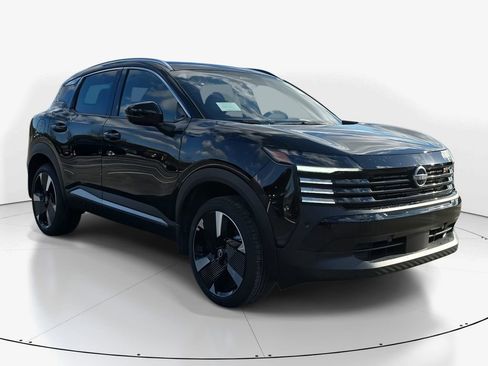 New 2026 Nissan Kicks SR image 2